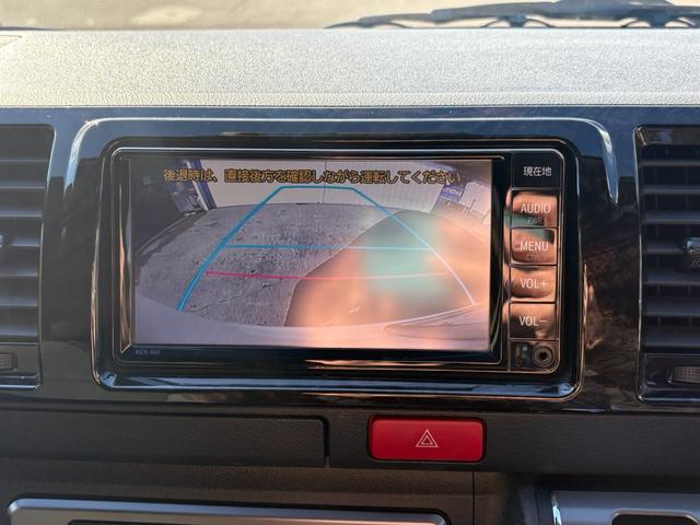 ハイエースバン スーパーＧＬ　ダークプライムＩＩ　４ＷＤ　ディーゼルターボ　トヨタセーフティセンス　ＬＥＤヘッドライト　社外１５インチＡＷ　ホワイトレタータイヤ　ＴＲＤエアロ　純正ナビ　バックカメラ　両側パワースライドドア　ＥＴＣ　スマートキー（19枚目）