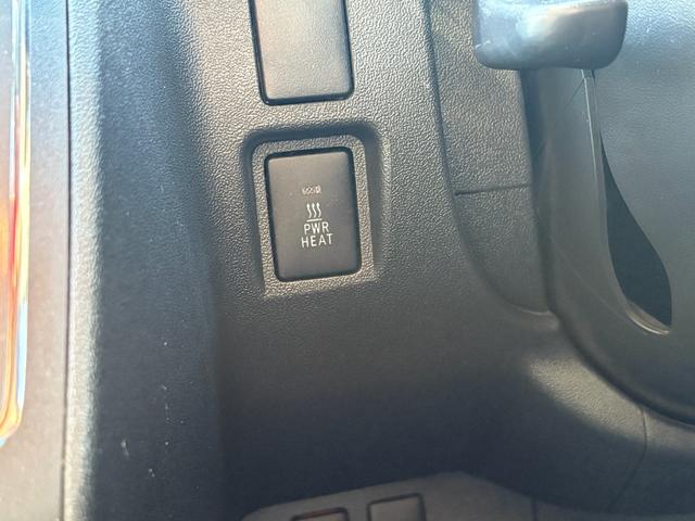 ハイエースバン スーパーＧＬ　ダークプライムＩＩ　４ＷＤ　ディーゼルターボ　トヨタセーフティセンス　ＬＥＤヘッドライト　社外１５インチＡＷ　ホワイトレタータイヤ　ＴＲＤエアロ　純正ナビ　バックカメラ　両側パワースライドドア　ＥＴＣ　スマートキー（24枚目）