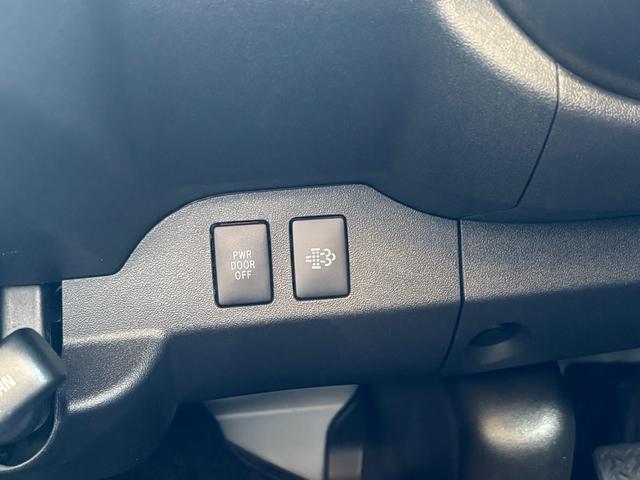 ハイエースバン スーパーＧＬ　ダークプライムＩＩ　４ＷＤ　ディーゼルターボ　トヨタセーフティセンス　ＬＥＤヘッドライト　社外１５インチＡＷ　ホワイトレタータイヤ　ＴＲＤエアロ　純正ナビ　バックカメラ　両側パワースライドドア　ＥＴＣ　スマートキー（25枚目）