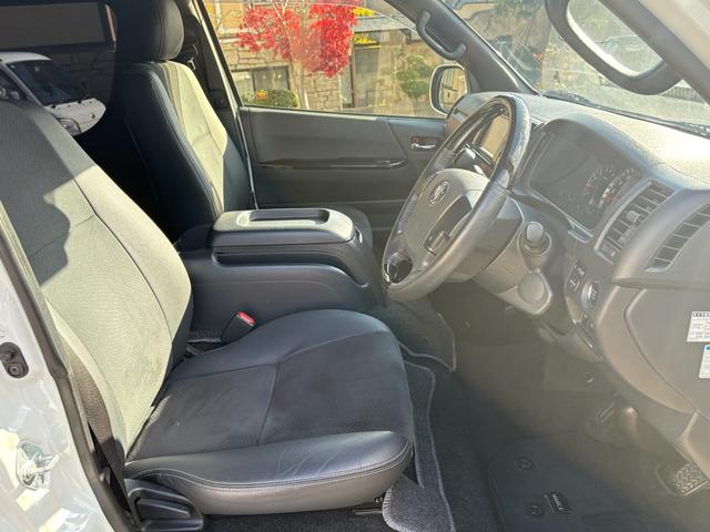 ハイエースバン スーパーＧＬ　ダークプライムＩＩ　４ＷＤ　ディーゼルターボ　トヨタセーフティセンス　ＬＥＤヘッドライト　社外１５インチＡＷ　ホワイトレタータイヤ　ＴＲＤエアロ　純正ナビ　バックカメラ　両側パワースライドドア　ＥＴＣ　スマートキー（34枚目）