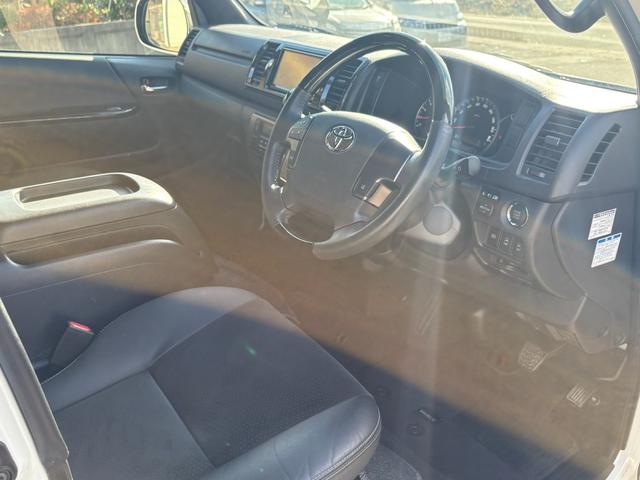 ハイエースバン スーパーＧＬ　ダークプライムＩＩ　４ＷＤ　ディーゼルターボ　トヨタセーフティセンス　ＬＥＤヘッドライト　社外１５インチＡＷ　ホワイトレタータイヤ　ＴＲＤエアロ　純正ナビ　バックカメラ　両側パワースライドドア　ＥＴＣ　スマートキー（35枚目）