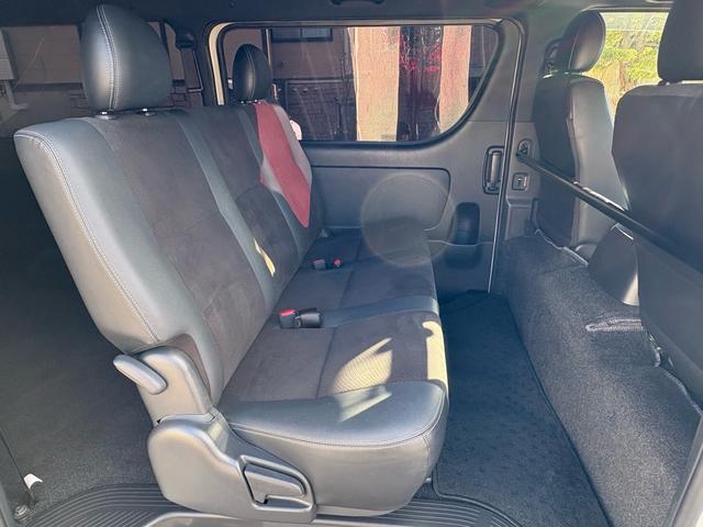 ハイエースバン スーパーＧＬ　ダークプライムＩＩ　４ＷＤ　ディーゼルターボ　トヨタセーフティセンス　ＬＥＤヘッドライト　社外１５インチＡＷ　ホワイトレタータイヤ　ＴＲＤエアロ　純正ナビ　バックカメラ　両側パワースライドドア　ＥＴＣ　スマートキー（37枚目）