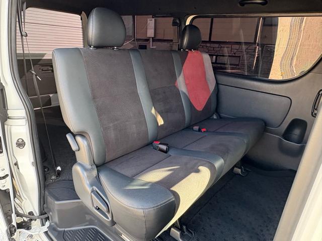 ハイエースバン スーパーＧＬ　ダークプライムＩＩ　４ＷＤ　ディーゼルターボ　トヨタセーフティセンス　ＬＥＤヘッドライト　社外１５インチＡＷ　ホワイトレタータイヤ　ＴＲＤエアロ　純正ナビ　バックカメラ　両側パワースライドドア　ＥＴＣ　スマートキー（38枚目）