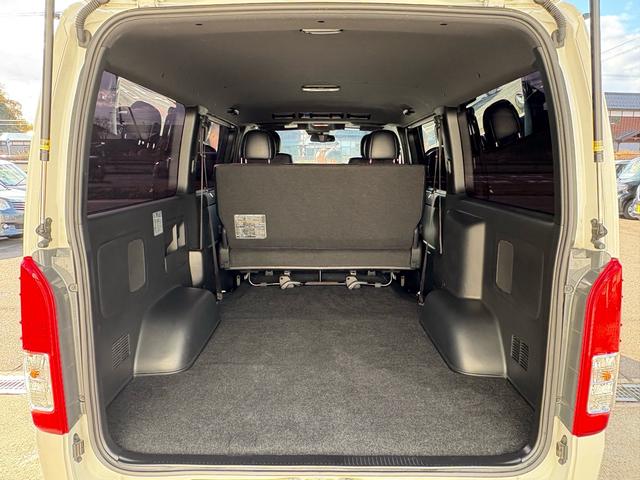 ハイエースバン スーパーＧＬ　ダークプライムＩＩ　４ＷＤ　ディーゼルターボ　トヨタセーフティセンス　ＬＥＤヘッドライト　社外１５インチＡＷ　ホワイトレタータイヤ　ＴＲＤエアロ　純正ナビ　バックカメラ　両側パワースライドドア　ＥＴＣ　スマートキー（39枚目）