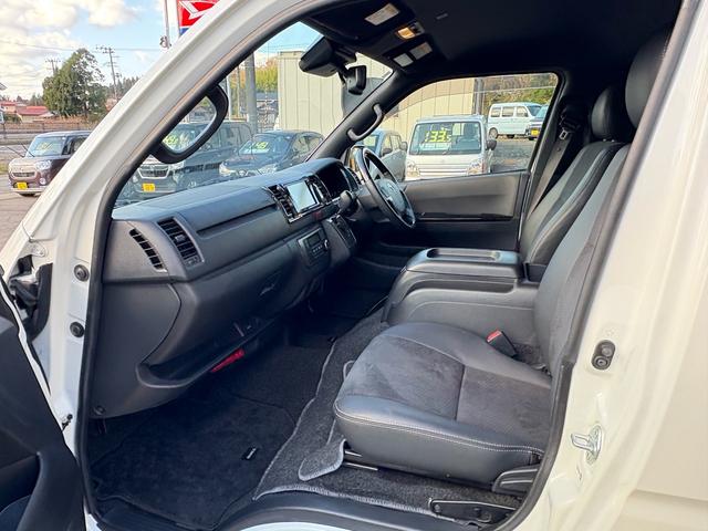 ハイエースバン スーパーＧＬ　ダークプライムＩＩ　４ＷＤ　ディーゼルターボ　トヨタセーフティセンス　ＬＥＤヘッドライト　社外１５インチＡＷ　ホワイトレタータイヤ　ＴＲＤエアロ　純正ナビ　バックカメラ　両側パワースライドドア　ＥＴＣ　スマートキー（45枚目）