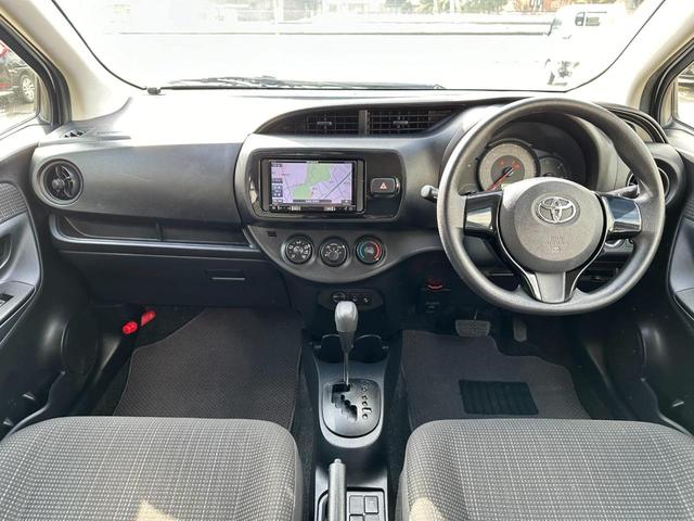 ヴィッツ Ｆ　４ＷＤ　１５インチＡＷ　社外ナビ　ＴＶ　ＥＴＣ　社外ドライブレコーダー　トヨタセーフティセンス　スマートキー　キーレス　プッシュスタート　フロントワイパーデアイサー　電動格納ミラー（14枚目）