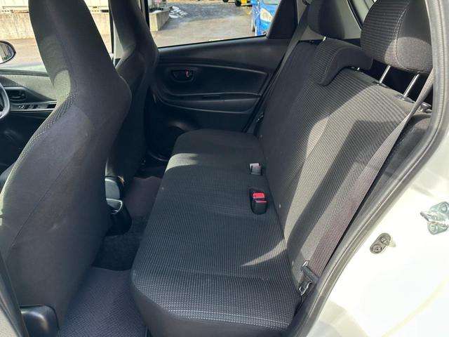 ヴィッツ Ｆ　４ＷＤ　１５インチＡＷ　社外ナビ　ＴＶ　ＥＴＣ　社外ドライブレコーダー　トヨタセーフティセンス　スマートキー　キーレス　プッシュスタート　フロントワイパーデアイサー　電動格納ミラー（35枚目）