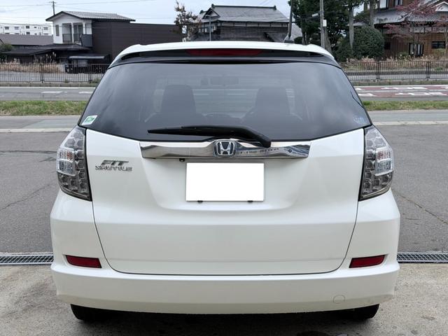 フィットシャトル １５Ｘ　ファインライン　４ＷＤ　ワンオーナー　純正ナビＴＶ　バックカメラ　ＥＴＣ　ドライブレコーダー　ＨＩＤヘッドライト　フォグランプ　スマートキー　フロントワイパーデアイサー　オートエアコン　クルーズコントロール（6枚目）