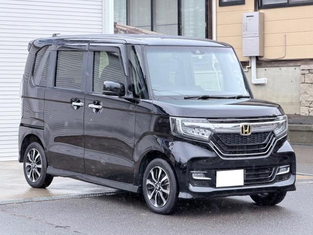 Ｎ－ＢＯＸカスタム Ｇ・Ｌホンダセンシング　４ＷＤ　純正ナビＴＶ　Ｂｌｕｅｔｏｏｔｈ　バックカメラ　両側パワースライドドア　ＬＥＤヘッドライト　ＬＥＤフォグランプ　シートヒーター　ＥＴＣ　クルーズコントロール　純正アルミホイール　オートエアコン（3枚目）