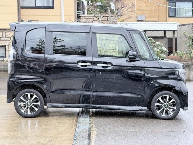 Ｎ－ＢＯＸカスタム Ｇ・Ｌホンダセンシング　４ＷＤ　純正ナビＴＶ　Ｂｌｕｅｔｏｏｔｈ　バックカメラ　両側パワースライドドア　ＬＥＤヘッドライト　ＬＥＤフォグランプ　シートヒーター　ＥＴＣ　クルーズコントロール　純正アルミホイール　オートエアコン（4枚目）