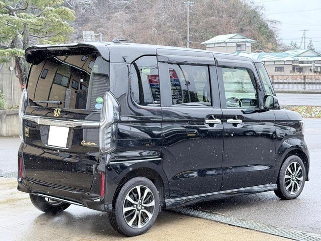 Ｎ－ＢＯＸカスタム Ｇ・Ｌホンダセンシング　４ＷＤ　純正ナビＴＶ　Ｂｌｕｅｔｏｏｔｈ　バックカメラ　両側パワースライドドア　ＬＥＤヘッドライト　ＬＥＤフォグランプ　シートヒーター　ＥＴＣ　クルーズコントロール　純正アルミホイール　オートエアコン（5枚目）