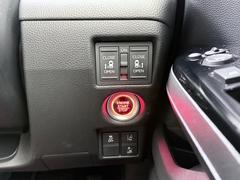 ������ɽ��Ĺǯ�ݤä��и����Ȥˡ��������äƥ�������Ǥ��륯��ޤ�����Ÿ�����Ƥ���ޤ����ʼ��ˤ����Фμ���������ޤ��Τǡ�����¾Ź����٤ƤߤƤ��������� 4