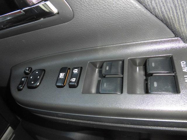 2.4Z プラチナムセレクション リアモニター HID ETC 3列シート 両側パワースライドドア 4WD(17枚目)