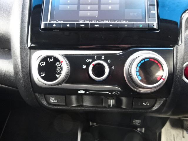 フィット １３Ｇ・Ｆパッケージ　スマートキー　フォグランプ　社外アルミ　４ＷＤ（16枚目）