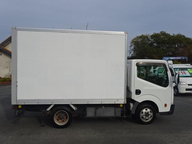 アトラストラック 　パネルバン　バックカメラ　キーレス　４ＷＤ（5枚目）