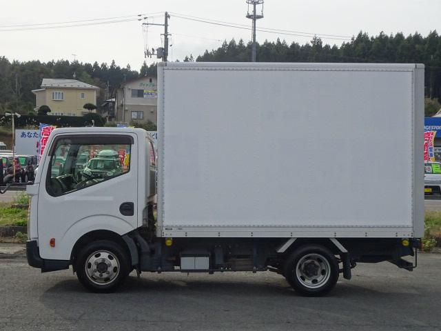 アトラストラック 　パネルバン　バックカメラ　キーレス　４ＷＤ（6枚目）