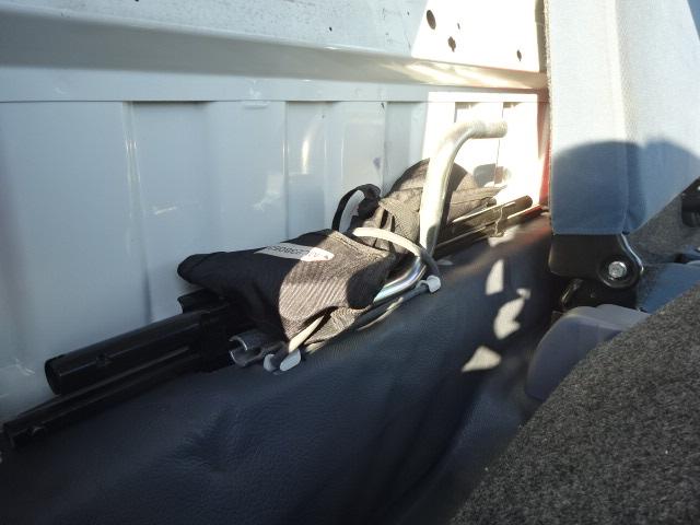 キャンター 　パネルバン　４ＷＤ（28枚目）