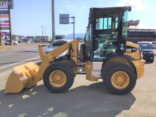 国産車その他 他 日本 ｃａｔ ホイールローダー９０２ｃ２ 除雪仕様 バケット容量０ ５立米 稼働２４０ｈ 456 5万円 令和元年 19年 秋田県 中古車 価格 Com