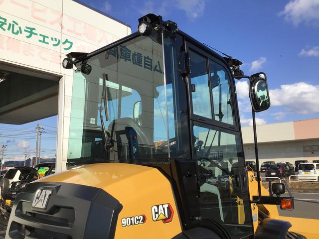 日本 　ＣＡＴホイールローダー　９０１Ｃ２　除雪仕様　スノーバケット０．５立米　稼働時間５ｈ　未作業車　サスペンションシート　スノーワイパー　スノータイヤ　ラジオ　ヒーター　ディスコネクトスイッチ付（27枚目）