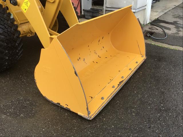 日本 ＣＡＴホイールローダー　９０２Ｃ２　除雪仕様　バケット容量０．６立米　稼働時間３６０ｈ　スノータイヤ　スノーワイパー　ヒーター　サスペンションシート　ラジオ（11枚目）