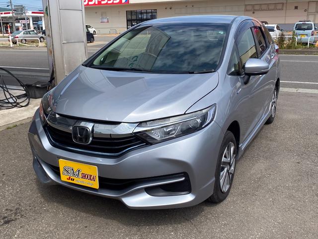 シャトル ハイブリッド　ホンダセンシング　４ＷＤ　カロッツェリアメモリーナビ　Ｂモニター　ＥＴＣ　純正エンジンスターター　ステアリングスイッチ　ヒーター付電格ミラー　熱戦入りＦガラス　プッシュスタート　衝突軽減ブレーキ　アダプティブクルコン（22枚目）