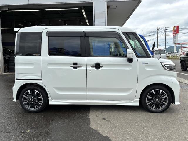スペーシアカスタム ハイブリッドＸＳターボ　４ＷＤ　全方位モニター用カメラＰＫＧ　純正ＯＰナビ　フルセグＴＶ　全方位モニター　両側Ｐスライドドア　Ｆシートヒーター　ドラレコ　ＥＧスターター　ＬＥＤライト　フォグ　クルコン　ＨＵＤ　リヤＰセンサー（4枚目）