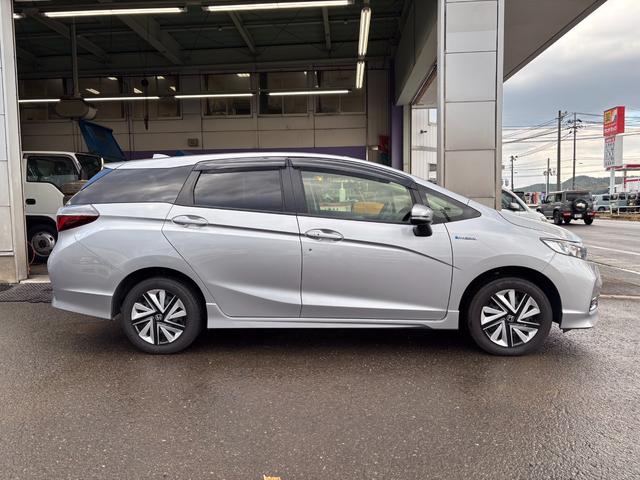 シャトル ハイブリッド ホンダセンシング 社外メモリーナビ Bモニター ETC スマートキー ドラレコ 衝突軽減ブレーキ アダプティブクルーズコントロール 路外逸脱抑制機能 車線維持支援システム(4枚目)