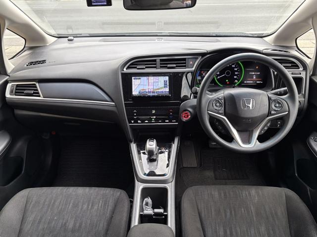 シャトル ハイブリッド ホンダセンシング 社外メモリーナビ Bモニター ETC スマートキー ドラレコ 衝突軽減ブレーキ アダプティブクルーズコントロール 路外逸脱抑制機能 車線維持支援システム(9枚目)