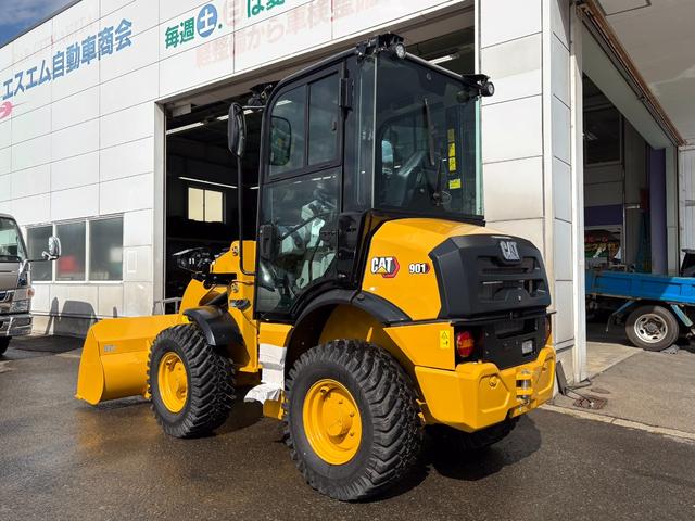 日本 　ＣＡＴホイールローダー９０１　除雪仕様　スノーバケット０．５立米　稼働３ｈ　未作業車　スノータイヤ　ヒーター　サスペンションシート　ラジオ　ＬＥＤ前照灯　ＬＥＤ作業灯　ディスコネクトスイッチ（7枚目）