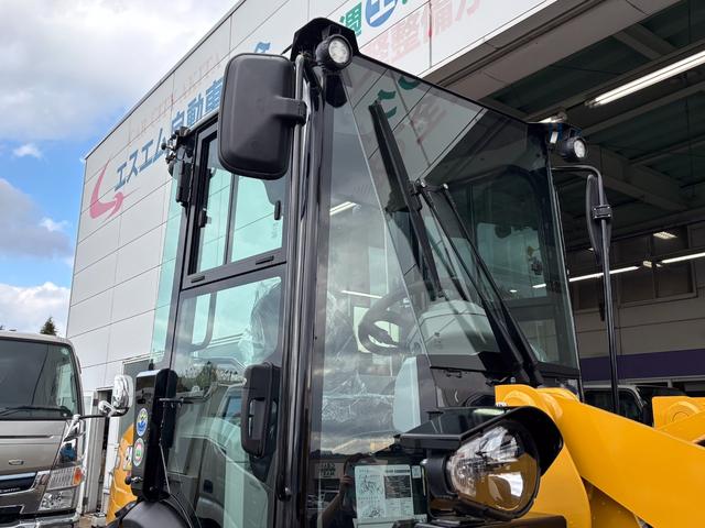 日本 　ＣＡＴホイールローダー９０１　除雪仕様　スノーバケット０．５立米　稼働３ｈ　未作業車　スノータイヤ　ヒーター　サスペンションシート　ラジオ　ＬＥＤ前照灯　ＬＥＤ作業灯　ディスコネクトスイッチ（19枚目）