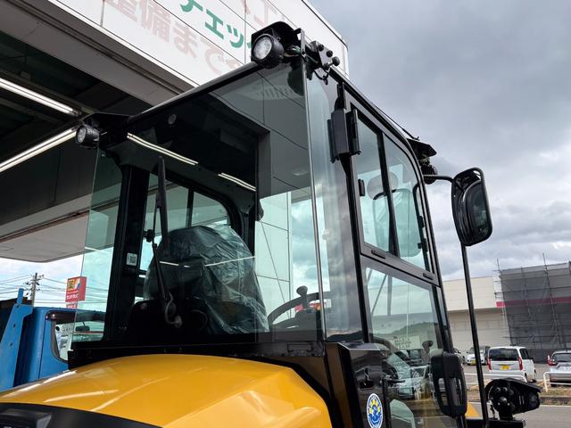 日本 　ＣＡＴホイールローダー９０１　除雪仕様　スノーバケット０．５立米　稼働３ｈ　未作業車　スノータイヤ　ヒーター　サスペンションシート　ラジオ　ＬＥＤ前照灯　ＬＥＤ作業灯　ディスコネクトスイッチ（21枚目）