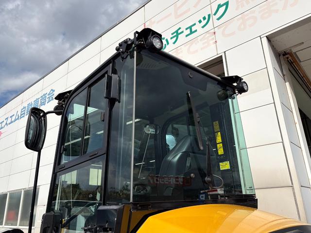 日本 　ＣＡＴホイールローダー９０１　除雪仕様　スノーバケット０．５立米　稼働３ｈ　未作業車　スノータイヤ　ヒーター　サスペンションシート　ラジオ　ＬＥＤ前照灯　ＬＥＤ作業灯　ディスコネクトスイッチ（22枚目）