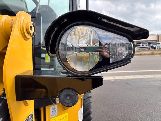 日本 　ＣＡＴホイールローダー９０１　除雪仕様　スノーバケット０．５立米　稼働３ｈ　未作業車　スノータイヤ　ヒーター　サスペンションシート　ラジオ　ＬＥＤ前照灯　ＬＥＤ作業灯　ディスコネクトスイッチ（24枚目）