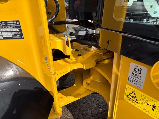 日本 　ＣＡＴホイールローダー９０１　除雪仕様　スノーバケット０．５立米　稼働３ｈ　未作業車　スノータイヤ　ヒーター　サスペンションシート　ラジオ　ＬＥＤ前照灯　ＬＥＤ作業灯　ディスコネクトスイッチ（27枚目）
