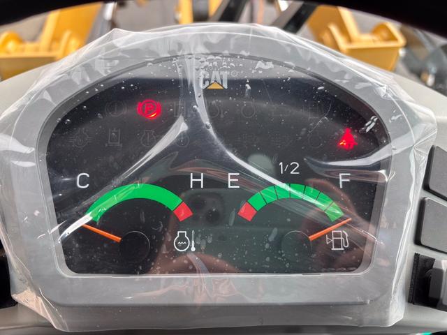 日本 　ＣＡＴホイールローダー９０１　除雪仕様　スノーバケット０．５立米　稼働３ｈ　未作業車　スノータイヤ　ヒーター　サスペンションシート　ラジオ　ＬＥＤ前照灯　ＬＥＤ作業灯　ディスコネクトスイッチ（45枚目）