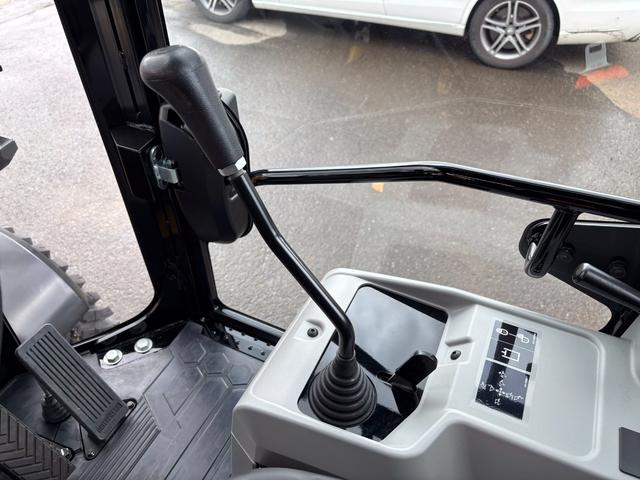 日本 　ＣＡＴホイールローダー９０１　除雪仕様　スノーバケット０．５立米　稼働３ｈ　未作業車　スノータイヤ　ヒーター　サスペンションシート　ラジオ　ＬＥＤ前照灯　ＬＥＤ作業灯　ディスコネクトスイッチ（51枚目）