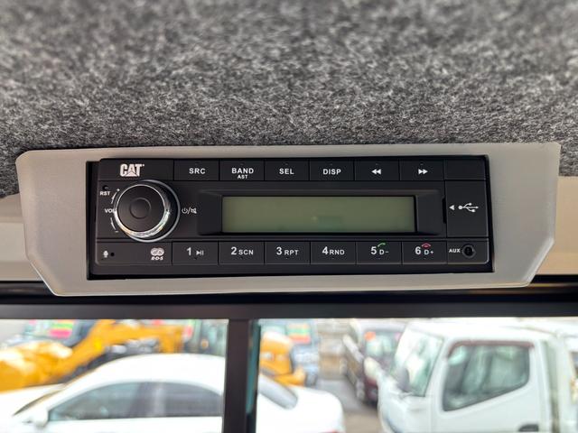 日本 　ＣＡＴホイールローダー９０１　除雪仕様　スノーバケット０．５立米　稼働３ｈ　未作業車　スノータイヤ　ヒーター　サスペンションシート　ラジオ　ＬＥＤ前照灯　ＬＥＤ作業灯　ディスコネクトスイッチ（53枚目）