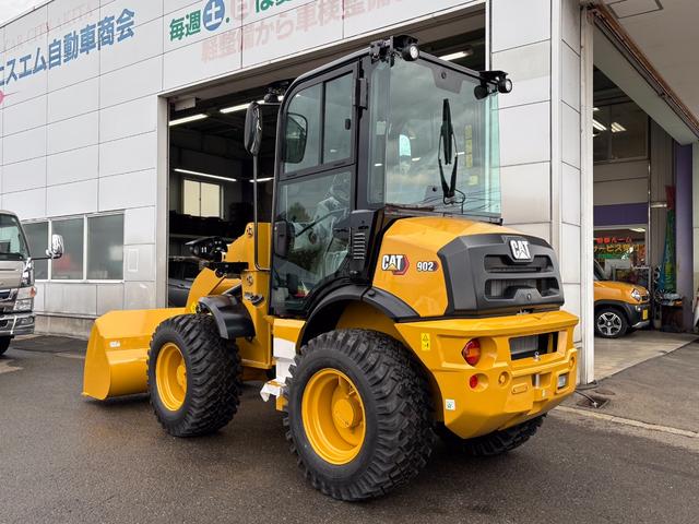 日本 　ＣＡＴホイールローダー９０２　除雪仕様　スノーバケット０．６立米　稼働３ｈ　未作業車　スノータイヤ　ヒーター　サスペンションシート　ラジオ　ＬＥＤ前照灯　ＬＥＤ作業灯　ディスコネクトスイッチ（7枚目）