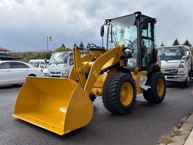日本 　ＣＡＴホイールローダー９０２　除雪仕様　スノーバケット０．６立米　稼働３ｈ　未作業車　スノータイヤ　ヒーター　サスペンションシート　ラジオ　ＬＥＤ前照灯　ＬＥＤ作業灯　ディスコネクトスイッチ（8枚目）