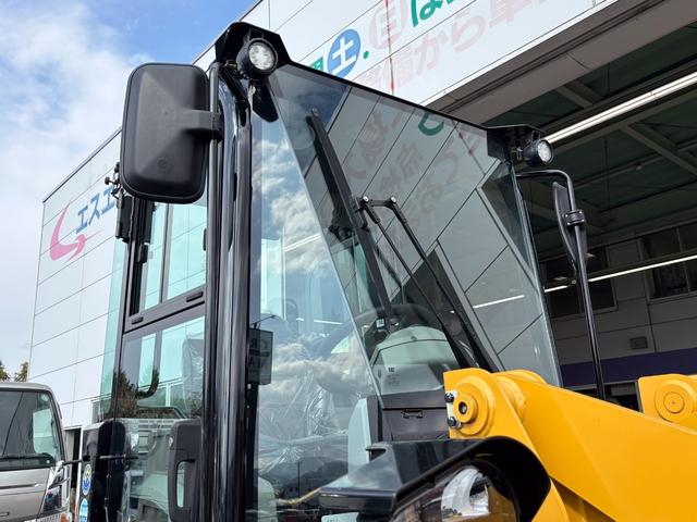 日本 　ＣＡＴホイールローダー９０２　除雪仕様　スノーバケット０．６立米　稼働３ｈ　未作業車　スノータイヤ　ヒーター　サスペンションシート　ラジオ　ＬＥＤ前照灯　ＬＥＤ作業灯　ディスコネクトスイッチ（19枚目）