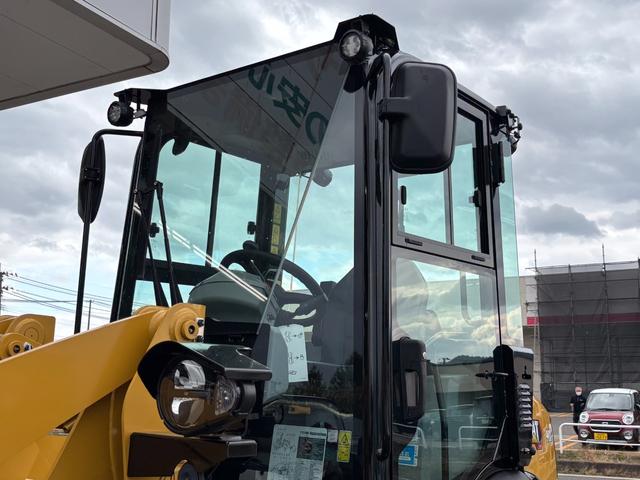 日本 　ＣＡＴホイールローダー９０２　除雪仕様　スノーバケット０．６立米　稼働３ｈ　未作業車　スノータイヤ　ヒーター　サスペンションシート　ラジオ　ＬＥＤ前照灯　ＬＥＤ作業灯　ディスコネクトスイッチ（20枚目）
