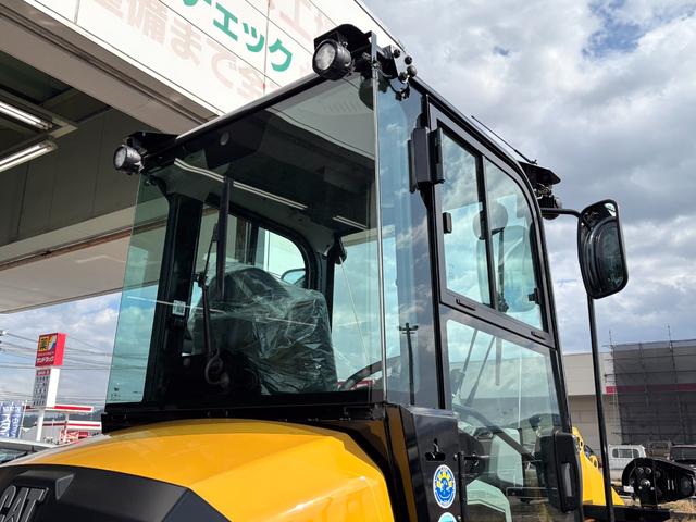 日本 　ＣＡＴホイールローダー９０２　除雪仕様　スノーバケット０．６立米　稼働３ｈ　未作業車　スノータイヤ　ヒーター　サスペンションシート　ラジオ　ＬＥＤ前照灯　ＬＥＤ作業灯　ディスコネクトスイッチ（21枚目）