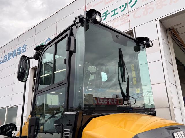 日本 　ＣＡＴホイールローダー９０２　除雪仕様　スノーバケット０．６立米　稼働３ｈ　未作業車　スノータイヤ　ヒーター　サスペンションシート　ラジオ　ＬＥＤ前照灯　ＬＥＤ作業灯　ディスコネクトスイッチ（22枚目）