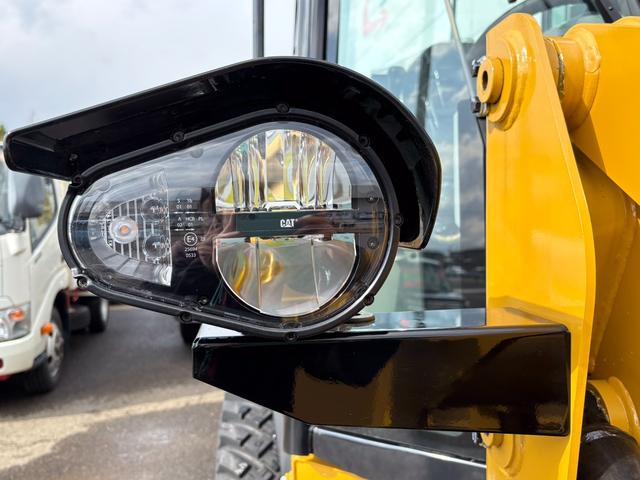 日本 　ＣＡＴホイールローダー９０２　除雪仕様　スノーバケット０．６立米　稼働３ｈ　未作業車　スノータイヤ　ヒーター　サスペンションシート　ラジオ　ＬＥＤ前照灯　ＬＥＤ作業灯　ディスコネクトスイッチ（23枚目）