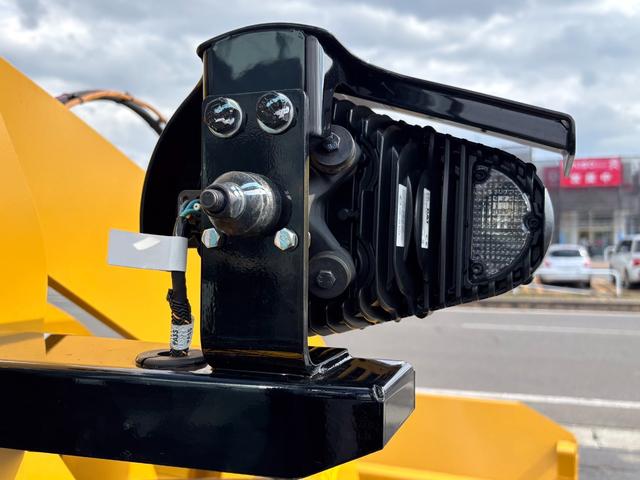 日本 　ＣＡＴホイールローダー９０２　除雪仕様　スノーバケット０．６立米　稼働３ｈ　未作業車　スノータイヤ　ヒーター　サスペンションシート　ラジオ　ＬＥＤ前照灯　ＬＥＤ作業灯　ディスコネクトスイッチ（25枚目）