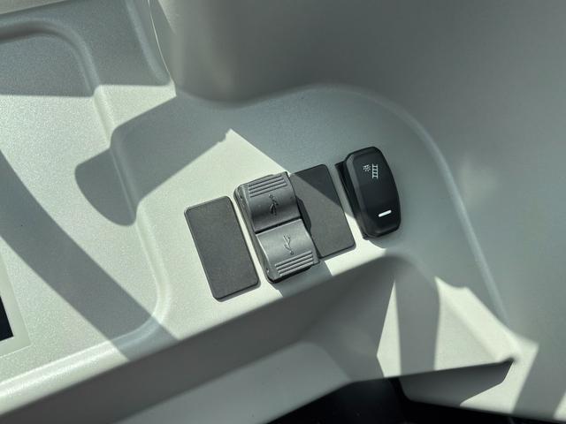 日本 　ＣＡＴホイールローダー９０２　除雪仕様　スノーバケット０．６立米　稼働３ｈ　未作業車　スノータイヤ　ヒーター　サスペンションシート　ラジオ　ＬＥＤ前照灯　ＬＥＤ作業灯　ディスコネクトスイッチ（52枚目）