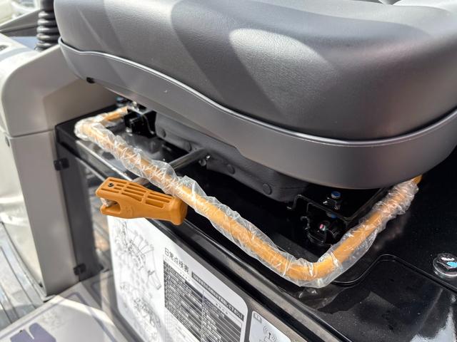 日本 　ＣＡＴホイールローダー９０２　除雪仕様　スノーバケット０．６立米　稼働３ｈ　未作業車　スノータイヤ　ヒーター　サスペンションシート　ラジオ　ＬＥＤ前照灯　ＬＥＤ作業灯　ディスコネクトスイッチ（53枚目）