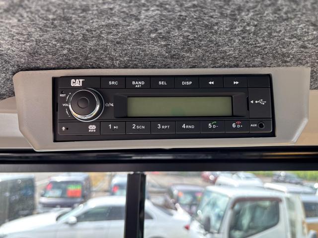 日本 　ＣＡＴホイールローダー９０２　除雪仕様　スノーバケット０．６立米　稼働３ｈ　未作業車　スノータイヤ　ヒーター　サスペンションシート　ラジオ　ＬＥＤ前照灯　ＬＥＤ作業灯　ディスコネクトスイッチ（55枚目）