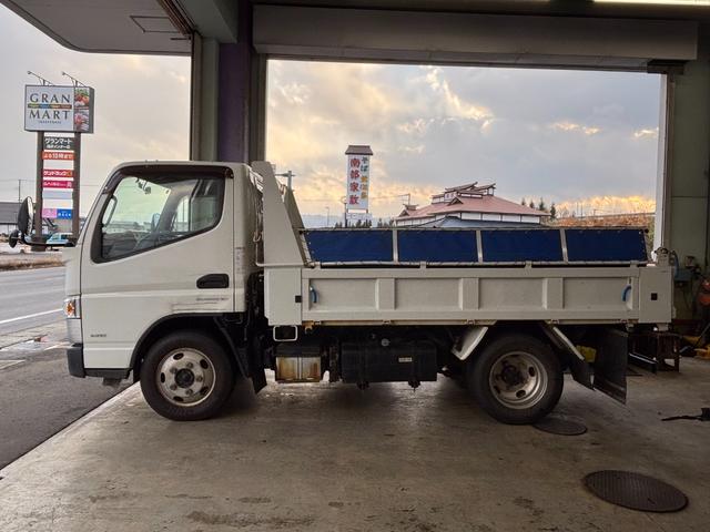 キャンター 　４ＷＤ　ＩＣターボ　１５０馬力　最大積載３ｔ　強化ダンプ　デュオニック６速セミオートマ　ラジオ　キーレス　左電格ミラー　荷台内寸長３０５　幅１５９　高３７（3枚目）