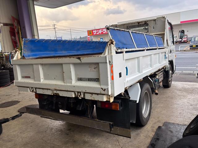 キャンター 　４ＷＤ　ＩＣターボ　１５０馬力　最大積載３ｔ　強化ダンプ　デュオニック６速セミオートマ　ラジオ　キーレス　左電格ミラー　荷台内寸長３０５　幅１５９　高３７（4枚目）